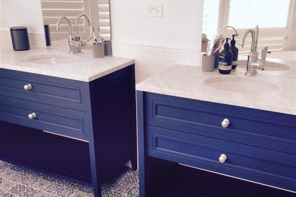 his-and-hers-blue-shaker-vanity1A06FDB0-3B0E-3089-067D-B8ED7405007E.jpg