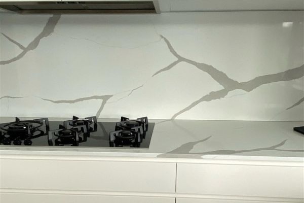 cairns-kitchen-31527E96D-1C31-132B-8C28-E2487352C04A.jpg
