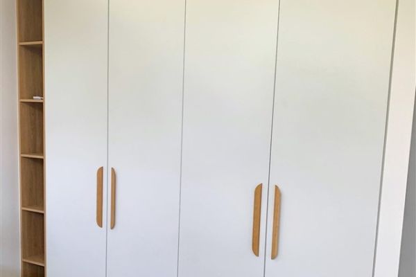 robes-with-timber-handle91B6561F-4AF0-DF42-AE89-CAC20CF40D27.jpg